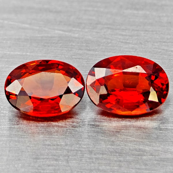Natural Orange Red Spessartine Garnet Gemstones 1.22 Ct. 2 Pcs Oval Shape 6 x 4.4 Mm: Product ID: 802937141 Product Name: Natural Garnet Weight: 1.22 CT. Size: 6 x 4.4 x 3 MM. Shape: Oval Color: Orange Red Clarity:VVS Luster: Good Gems Origin: Namibia Treatment: Unheated Crystal Struct