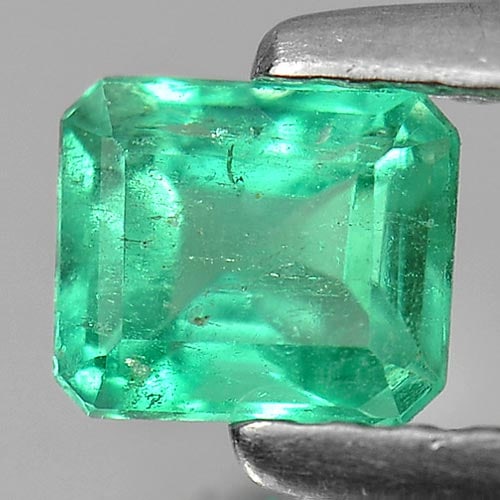 Natural Green Emerald Gemstones 0.40 Ct. Octagon Shape 4.7 x 4 Mm.: Product ID: 802401337 Product Name: Natural Emerald Weight: 0.40 CT. Size: 4.7 x 4 x 3.1 MM. Shape: Octagon Color: Green Clarity:VSI Luster: Good Gems Origin: Columbia Treatment: Unheated Crystal Stru