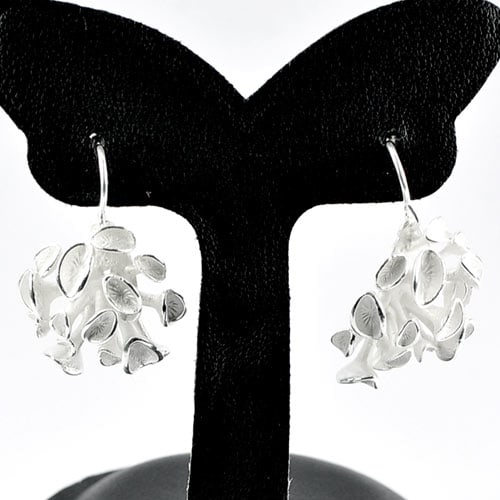 925 Sterling Silver Dangle Earrings Jewelry 10.10 Grams: Product ID: 280320018 Product Type: 925 Sterling Silver Fine Jewelry Jewelry Weight: 10.10 Grams. Gemstones Color: Silver Metal: Solid Silver 92.5%. Gemstone Detail: Average Range 10.01 - 10.36 Grams 