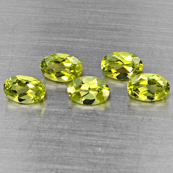 Natural Green Peridot Gemstones 2.71 Ct. 5 Pcs Oval Shape 6.1 x 4.3 Mm.: Product ID: 805317756 Product Name: Natural Peridot Weight: 2.71 CT. Size: 6.1 x 4.3 x 3 MM. Shape: Oval Shape Color: Green Clarity:VSI Luster: Good Gems Origin: Pakistan Treatment: Unheated Crystal S