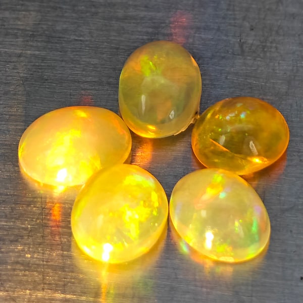 Natural Multi-Color Play Of Colour Opal Gemstones 2.05 Ct. 5 Pcs. Oval Cabochon Shape 6.1 x 4.4 Mm. (1 of 3)