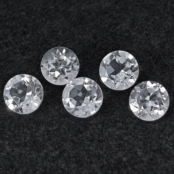 Natural White Topaz Gemstones 5.32 Ct. 5 Pcs. Round Shape 6.3 Mm.: Product ID: 807168813 Product Name: Natural Topaz Weight: 5.32 CT. Size: 6.3 x 6.3 x 4.3 MM. Shape: Round Color: White Clarity:VSI Luster: Good Gems Origin: Brazil Treatment: Unheated Crystal Structur