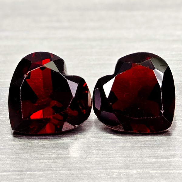 Natural Orangish Red Garnet Gemstones 2.68 Ct. 2 Pcs Heart Shape 7 x 6.7 Mm. (1 of 3)