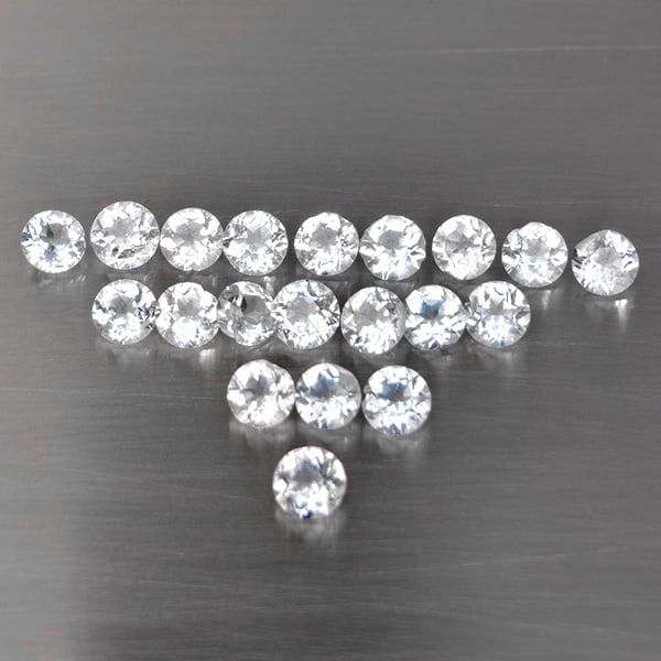 Natural White Topaz Gemstones 5.81 Ct. 20 Pcs. Round Shape 4.2 Mm.: Product ID: 807169114 Product Name: Natural Topaz Weight: 5.81 CT. Size: 4.2 x 4.2 x 2.5 MM. Shape: Round Shape Color: White Clarity:VSI - SI1 Luster: Good Gems Origin: Brazil Treatment: Treated Cryst