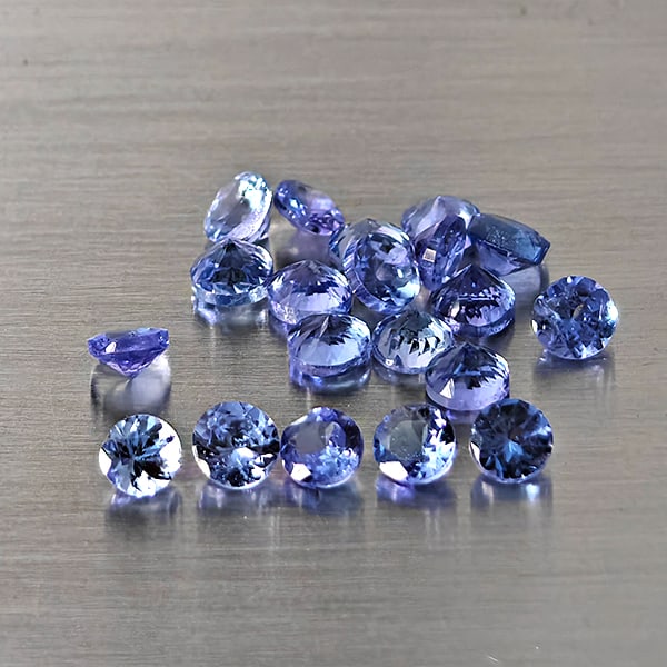 Natural Violetish Blue Tanzanite Gemstones 2.74 Ct. 20 Pcs. Round Shape and Mixed Size (1 of 3)
