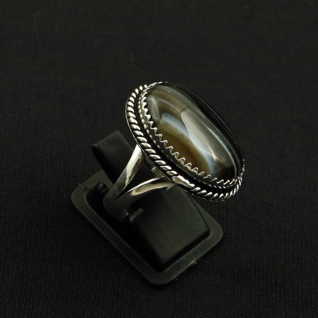 Natural Banded Agate 2 Micron Sterling Silver Plated Handmade Ring - 9MM ( Adjustable ): Product ID: 260729122550 Product - Handmade Silver Plated Ring Metal - 92.5 2 Micron Sterling Silver Plated Ring Size - 9MM ( Adjustable) Gemstone - Banded Agate Gemstone Origin - Brazil Gemstone Size