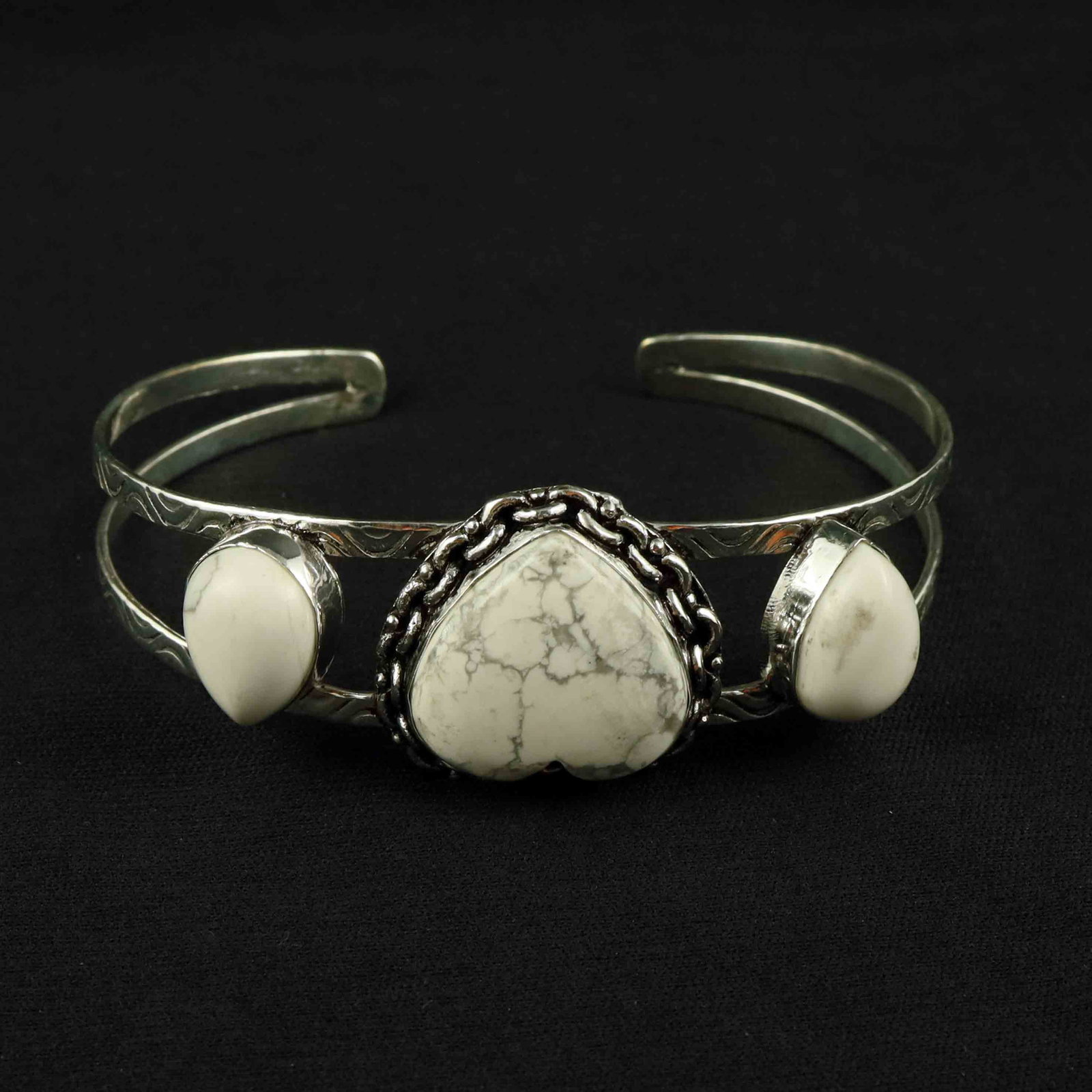 Natural Howlite Sterling Silver Plated Handmade Cuff Bangle: Product ID: 260522132731 Product - Handmade Silver Plated Cuff Bangle Metal - 92.5 Sterling Silver Plated Bangle Size - 7.5x5.5 CM (Adjustable) Gemstone - Howlite Gemstone Origin - Canada Gemstone Siz