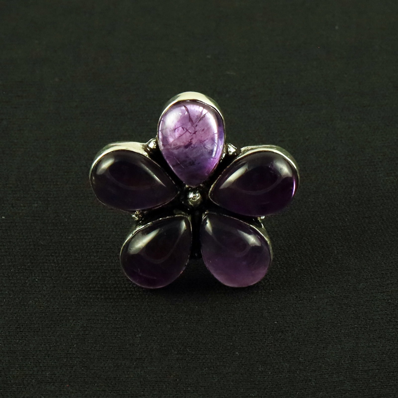 Natural Amethyst Sterling Silver Plated Handmade Ring - 9MM: Product ID: 260620123715 Product - Handmade Silver Plated Ring Metal - 92.5 Sterling Silver Plated Ring Size - 9MM Gemstone - Amethyst Gemstone Origin - South Africa Gemstone Size - 10X14 MM ( 5 Stone
