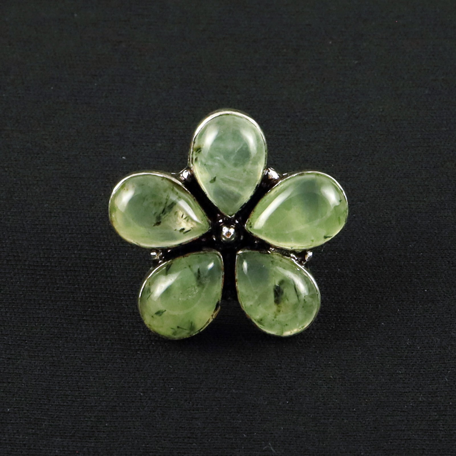 Natural Prehnite Sterling Silver Plated Handmade Ring - 6MM: Product ID: 260620123220 Product - Handmade Silver Plated Ring Metal - 92.5 Sterling Silver Plated Ring Size - 6MM Gemstone - Prehnite Gemstone Origin - South Africa Gemstone Size - 10X14 MM ( 5 Stone