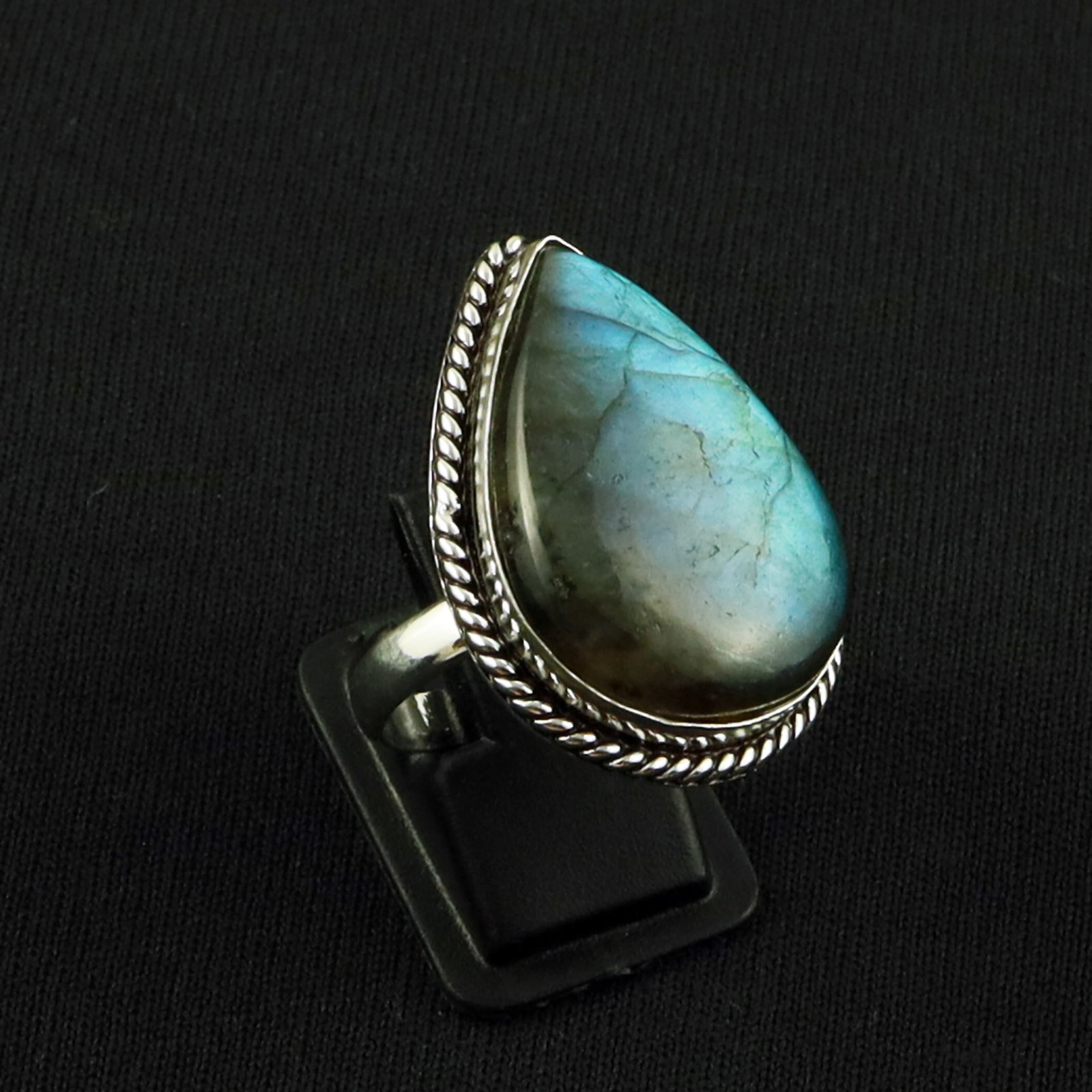 Natural Labradorite Sterling Silver Plated Handmade Ring - 9MM: Product ID: 260630130833 Product - Handmade Silver Plated Ring Metal - 92.5 Sterling Silver Plated Ring Size - 9MM Gemstone - Labradorite Gemstone Origin - Canada Gemstone Size - 3X2 CM Gemstone Shape