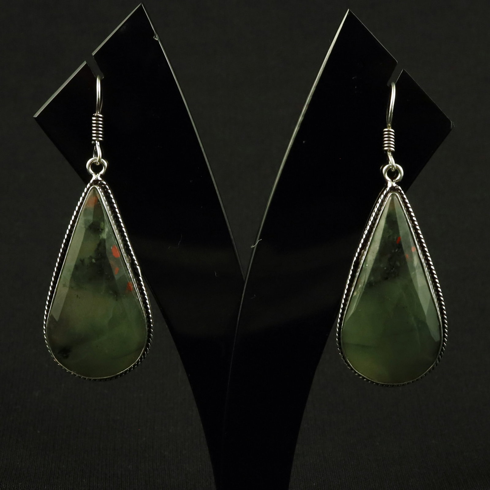 Natural Faceted Bloodstone Silver Plated Handmade Stud Earring: Product ID: 260619184701 Product - Handmade Silver Plated Stud Earring Metal - 92.5 Sterling Silver Plated Earring Type - Stud Gemstone - Bloodstone Gemstone Origin - India Gemstone Size - 3.5X2 CM ( 