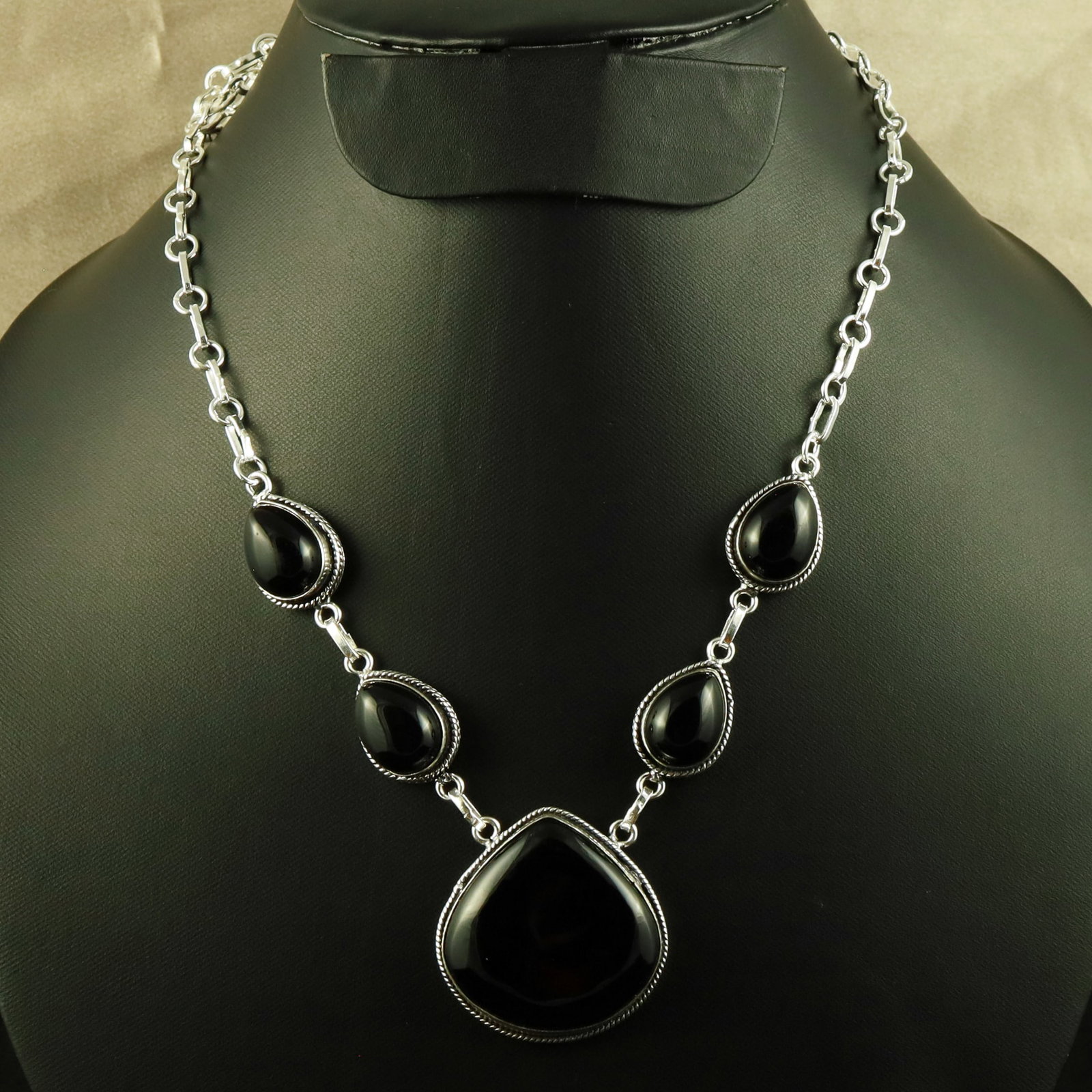 Natural Black Onyx Sterling Silver Plated Handmade Necklace: Product ID: 260618105139 Product - Handmade Silver Plated Necklace Metal - 92.5 Sterling Silver Plated Necklace Length - 18 Inch Gemstone - Black Onyx Gemstone Size - 12X16 MM (4 Stone), 3X3 CM (1 Sto