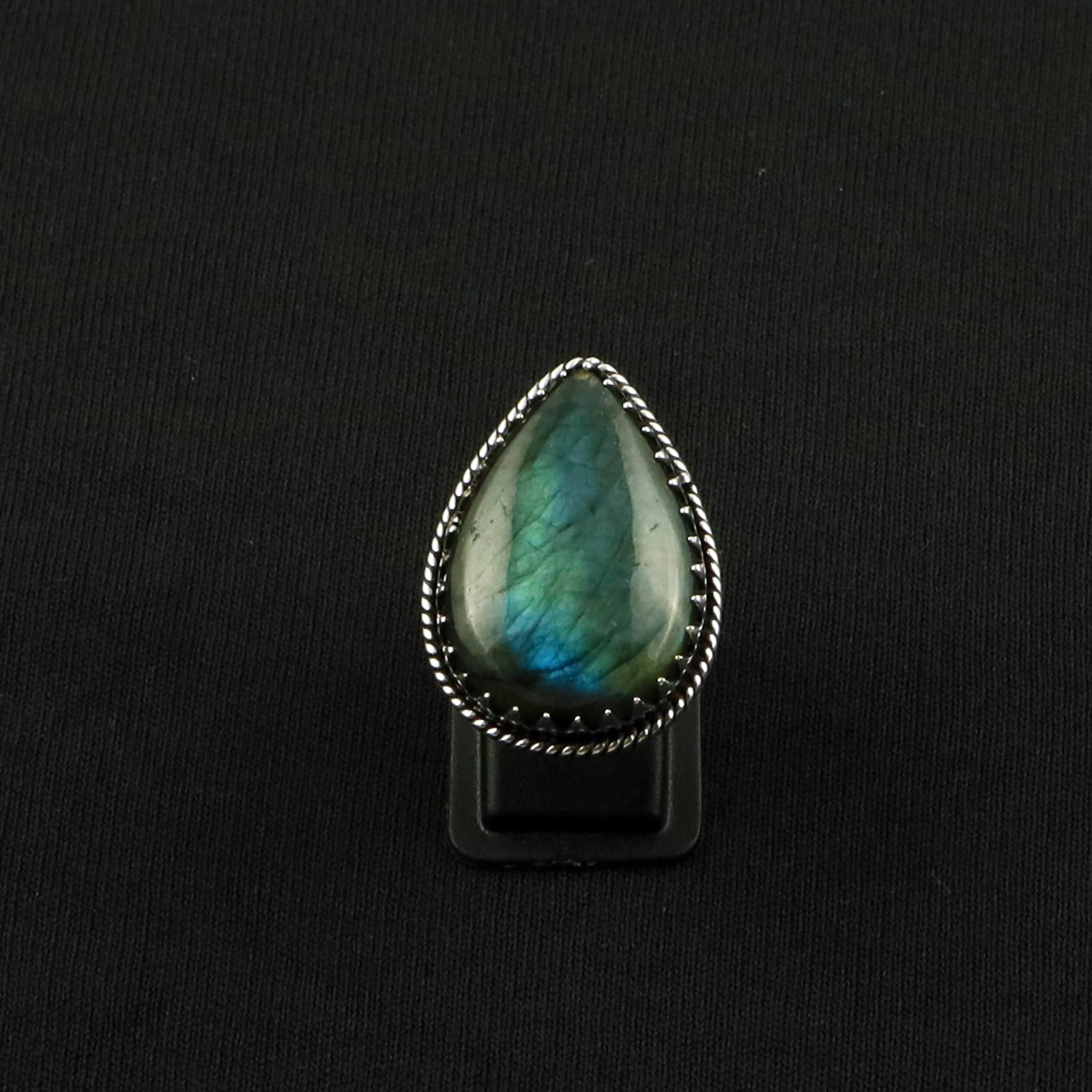 Natural Labradorite Sterling Silver Plated Handmade Ring - 7MM: Product ID: 260617171502 Product - Handmade Silver Plated Ring Metal - 92.5 Sterling Silver Plated Ring Size - 7MM Gemstone - Labradorite Gemstone Origin - Canada Gemstone Size - 3X2 CM Gemstone Shape