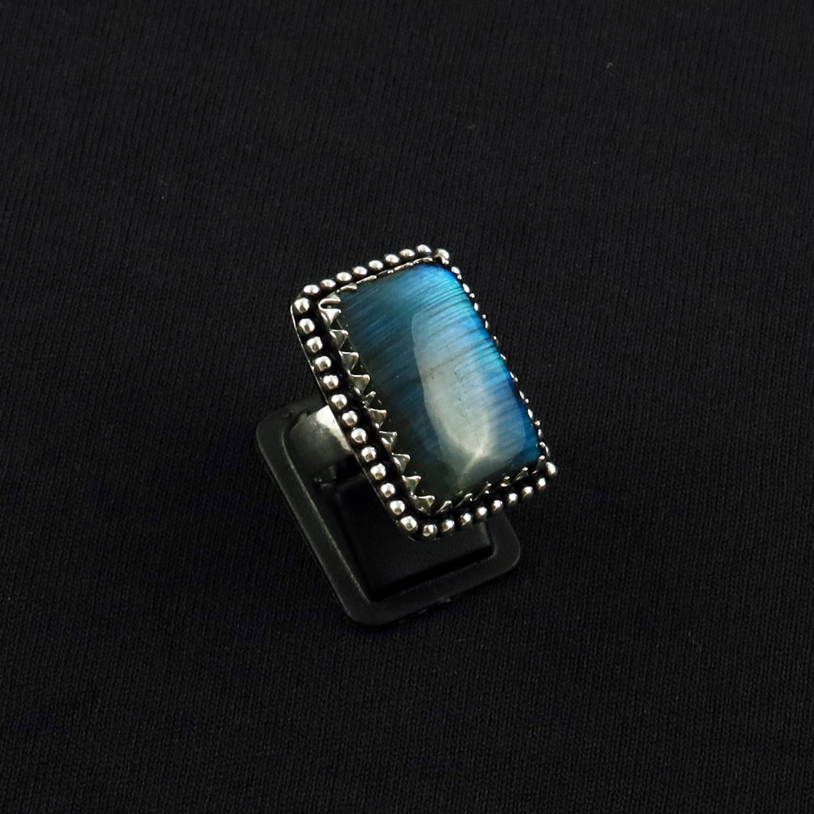 Natural Labradorite Sterling Silver Plated Handmade Ring - 7MM: Product ID: 260617171149 Product - Handmade Silver Plated Ring Metal - 92.5 Sterling Silver Plated Ring Size - 7MM Gemstone - Labradorite Gemstone Origin - Canada Gemstone Size - 2.5X1.5 CM Gemstone S
