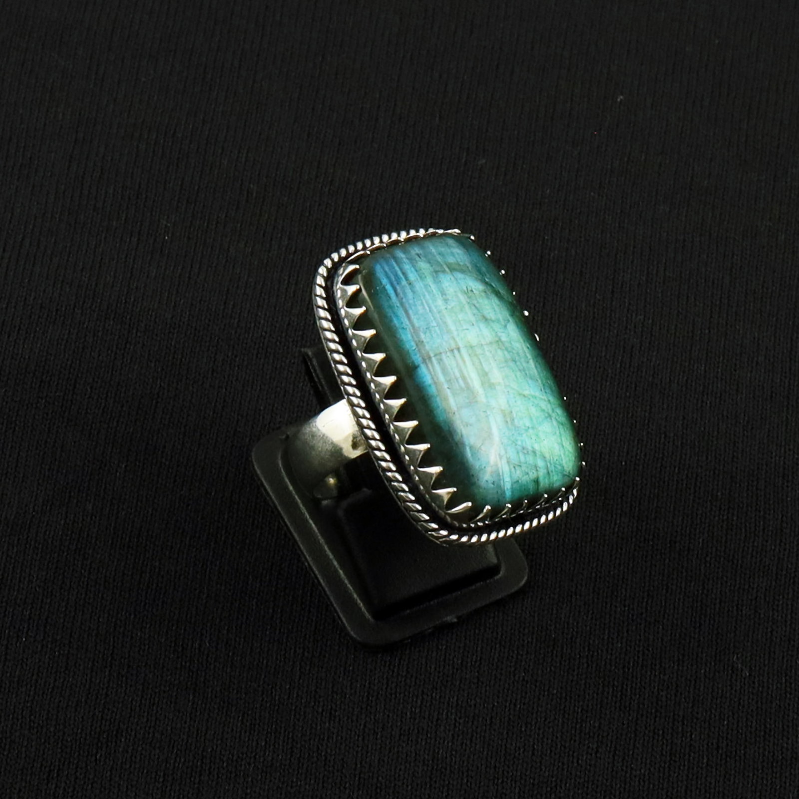 Natural Labradorite Sterling Silver Plated Handmade Ring - 8MM: Product ID: 260617171024 Product - Handmade Silver Plated Ring Metal - 92.5 Sterling Silver Plated Ring Size - 8MM Gemstone - Labradorite Gemstone Origin - Canada Gemstone Size - 3X2 CM Gemstone Shape