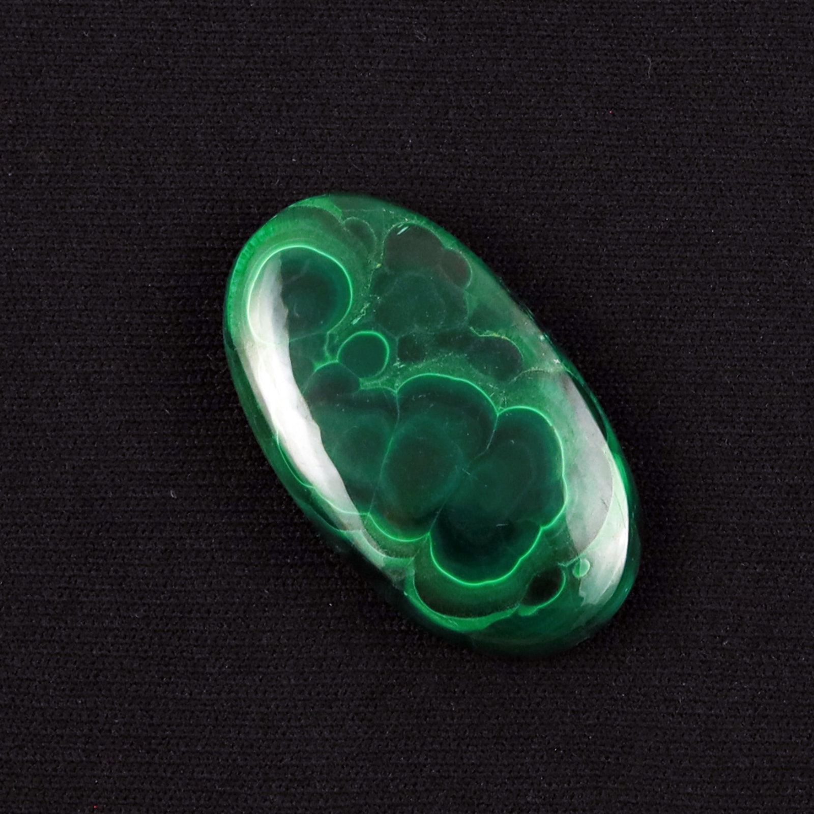 Natural African Malachite Stone 3.5X2 CM - 14 Gram: Product ID: 260615121423 Product - Natural Malachite Stone Gemstone - Malachite Gemstone Size -3.5X2 CM Gemstone Origin - Africa Gemstone Shape - Oval Stone Weight - 14 Gram Country of manufacture - J