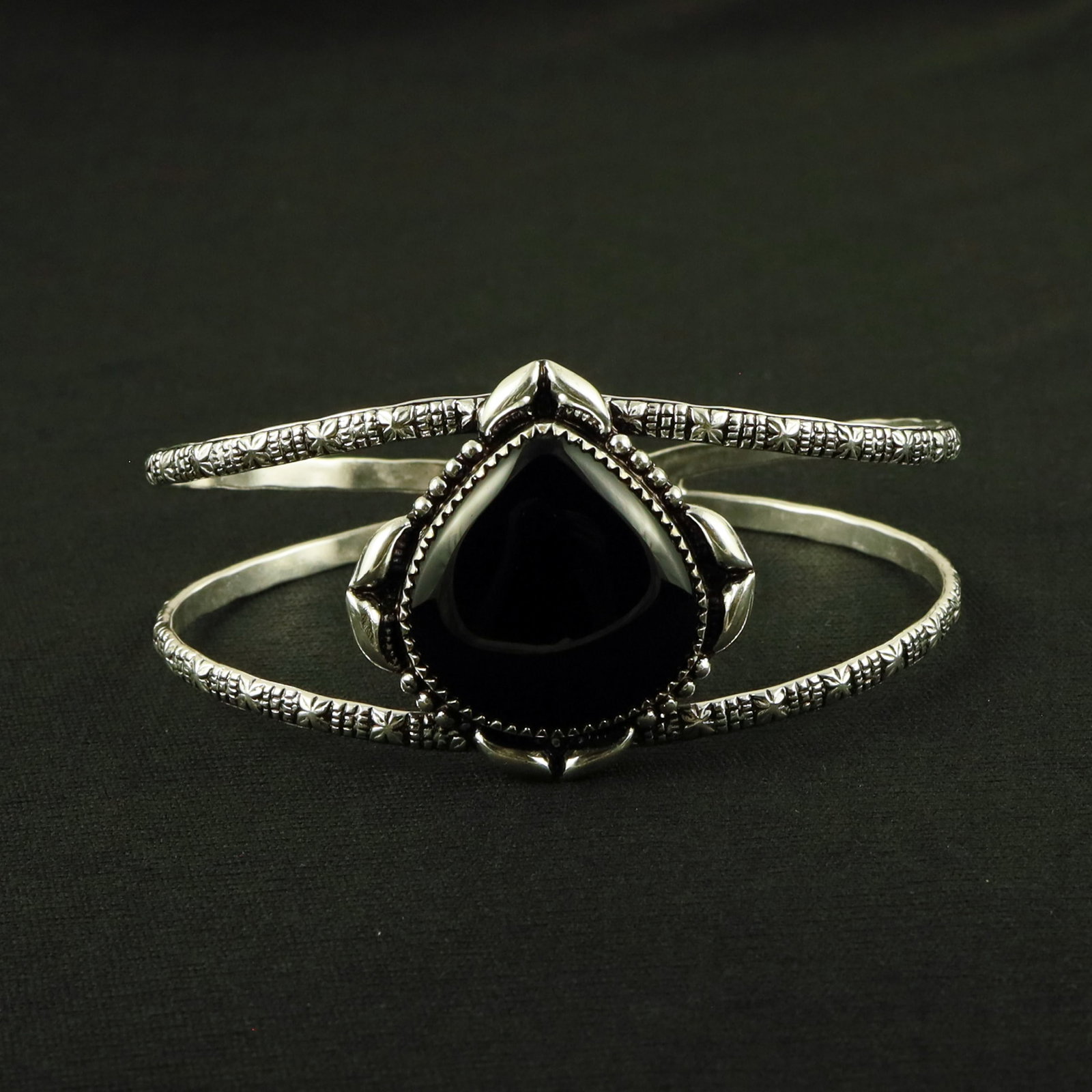 Natural Black Onyx Sterling Silver Plated Handmade Cuff Bangle: Product ID: 260611120052 Product - Handmade Silver Plated Cuff Bangle Metal - 92.5 Sterling Silver Plated Bangle Size - 7.5x5.5 CM (Adjustable) Gemstone - Black Onyx Gemstone Origin - India Gemstone S