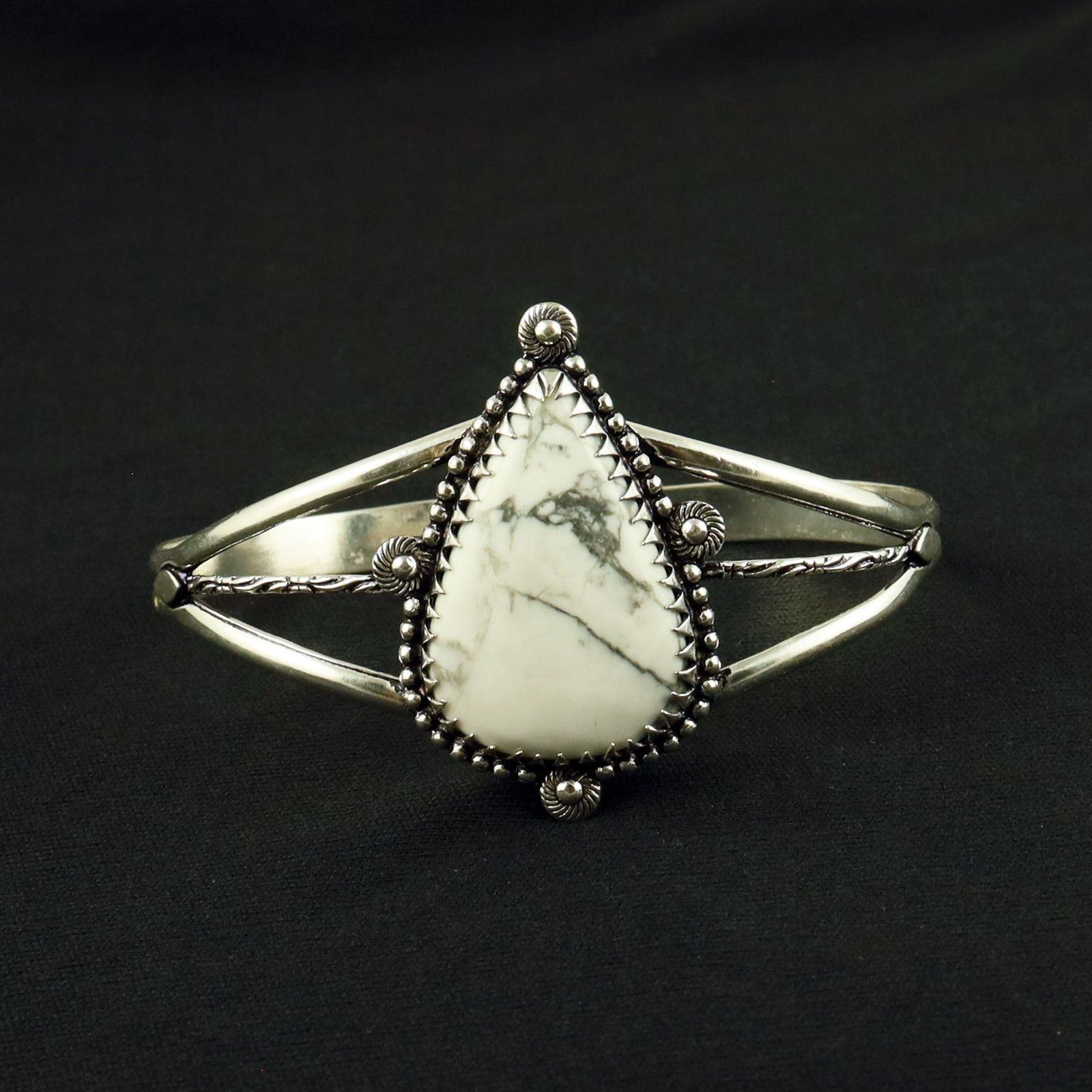 Natural Howlite Sterling Silver Plated Handmade Cuff Bangle: Product ID: 260611120005 Product - Handmade Silver Plated Cuff Bangle Metal - 92.5 Sterling Silver Plated Bangle Size - 7.5x5.5 CM (Adjustable) Gemstone - Howlite Gemstone Origin - Canada Gemstone Siz