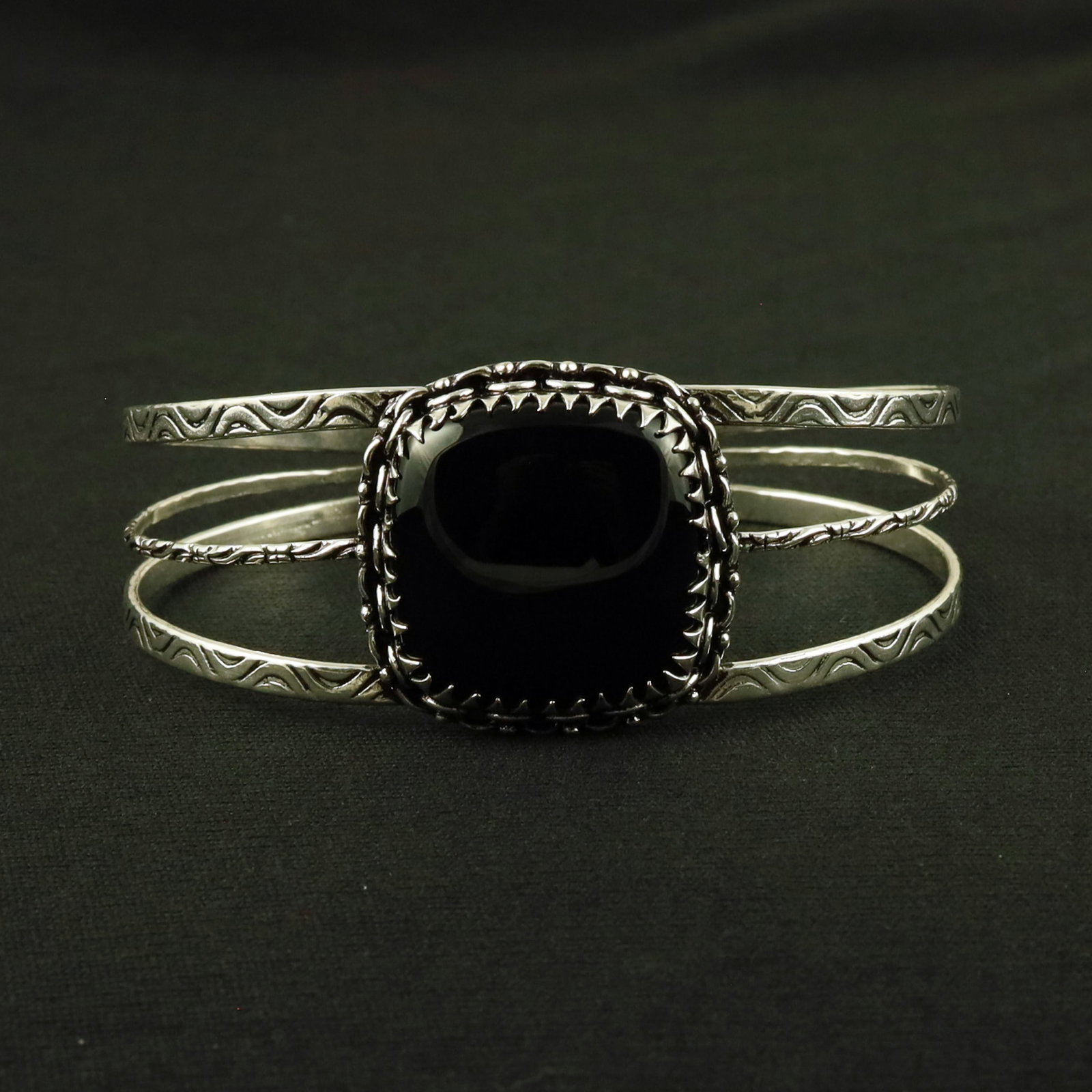 Natural Black Onyx Sterling Silver Plated Handmade Cuff Bangle: Product ID: 260611120440 Product - Handmade Silver Plated Cuff Bangle Metal - 92.5 Sterling Silver Plated Bangle Size - 7.5x5.5 CM (Adjustable) Gemstone - Black Onyx Gemstone Origin - India Gemstone S