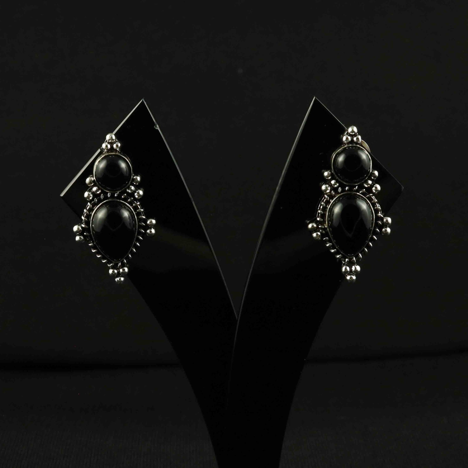 Natural Black Onyx Sterling Silver Plated Handmade Stud Earring: Product ID: 260522122138 Product - Handmade Silver Plated Stud Earring Metal - 92.5 Sterling Silver Plated Earring Type - Stud Gemstone - Black Onyx Gemstone Origin - India Gemstone Size - 10X14 MM ( 