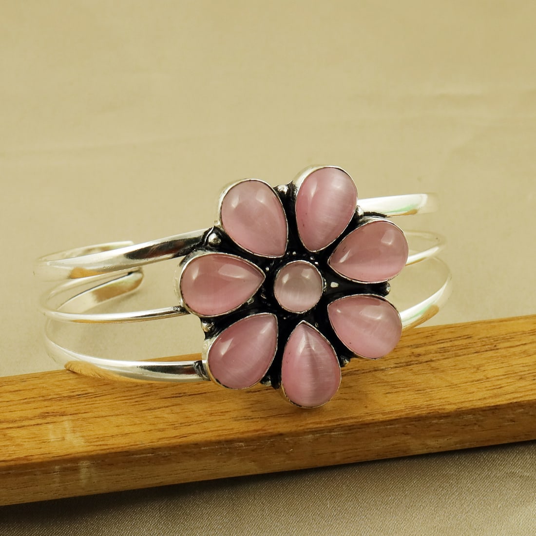 Natural Monalisa Sterling Silver Plated Handmade Cuff Bangle: Product ID: 260819180338 Product - Handmade Silver Plated Cuff Bangle Metal - 92.5 Sterling Silver Plated Bangle Size - 7x5 CM (Adjustable) Gemstone - Monalisa Gemstone Origin - India Gemstone Size - 