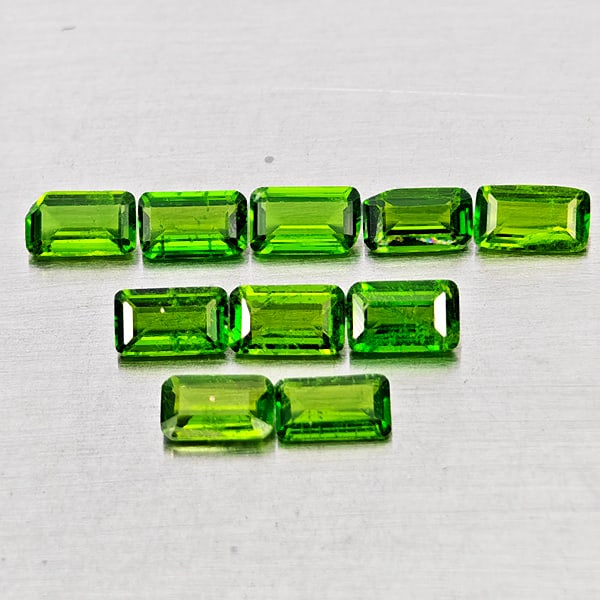 Natural Green Chrome Diopside Gemstones 2.85 Ct. 10 Pcs. Octagon Shape 5.3 x 3.2 Mm.: Product ID: 801608249 Product Name: Natural Chrome Diopside Weight: 2.85 CT. Size: 5.3 x 3.2 x 2 to 5 x 3.1 x 1.8 MM. Shape: Octagon Color: Green Clarity:SI1 Luster: Good Gems Origin: Russia Treatment