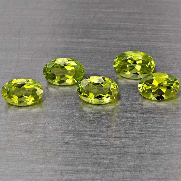 Natural Green Peridot Gemstones 2.91 Ct. 5 Pcs Oval Shape 6.3 x 4.2 Mm.: Product ID: 805317759 Product Name: Natural Peridot Weight: 2.91 CT. Size: 6.3 x 4.2 x 3.3 MM. Shape: Oval Shape Color: Green Clarity:VSI Luster: Good Gems Origin: Pakistan Treatment: Unheated Crystal