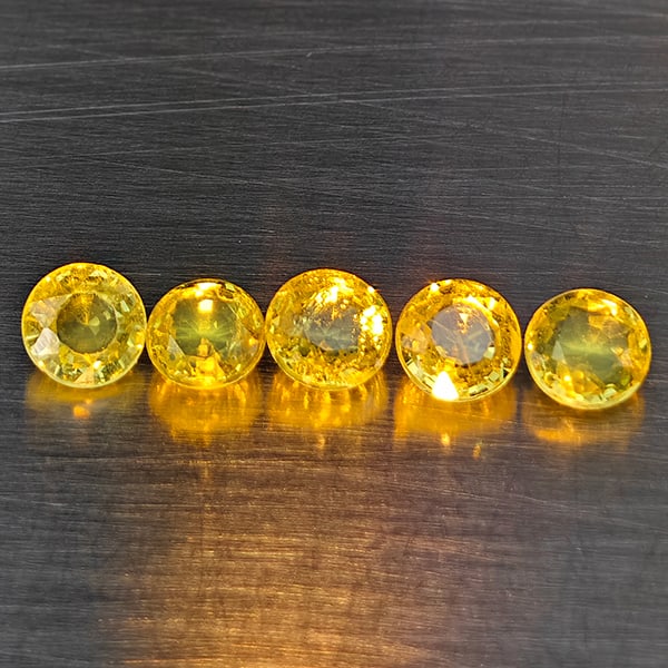 Natural Greenish Yellow Titanium Sphene Gemstones Rainbow Spark 1.68 Ct. 5 Pcs. Round Shape 4.2 Mm. (1 of 3)