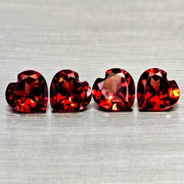 Natural Purplish Red Rhodolite Garnet Gemstones 3.77 Ct. 4 Pcs. Heart Shape 6 Mm.: Product ID: 802936674 Product Name: Natural Rhodolite Weight: 3.77 CT. Size: 6 x 6 x 3.7 MM. Shape: Heart Shape Color: Purplish Red Clarity:VSI Luster: Good Gems Origin: Madagascar Treatment: Unheated