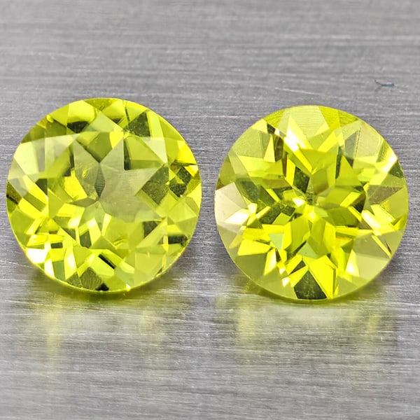 Natural Green Peridot Gemstones 1.22 Ct. 2 Pcs. Round Shape 5.2 Mm.: Product ID: 805317606 Product Name: Natural Peridot Weight: 1.22 CT. Size: 5.2 x 5.2 x 3 MM. Shape: Round Color: Green Clarity:VSI Luster: Good Gems Origin: Pakistan Treatment: Unheated Crystal Struct