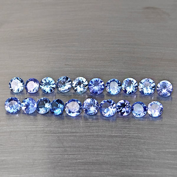 Natural Violetish Blue Tanzanite Gemstones 4.04 Ct. 20 Pcs. Round Shape and Mixed Size: Product ID: 807015147 Product Name: Natural Weight: 4.04 CT. Size: 4 x 4 x 2.4 to 3.5 x 3.5 x 2.3 MM. Shape: Round Color: Violetish Blue Clarity:VSI Luster: Good Gems Origin: Tanzania Treatment: Heate