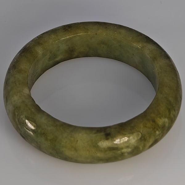 Natural Genuine Mutil-Color Green Jade Gemstones 20.95 Ct. Round Cabochon Shape Ring Size 9.5: Product ID: 819816274 Product Name: Natural Jade Weight: 20.95 CT. Size: MM. Shape: Round Cabochon Color: Multi-Color Green Clarity:Opaque Luster: Good Gems Origin: Thailand Treatment: Unheated Crysta