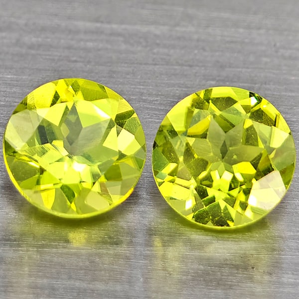Natural Green Peridot Gemstones 1.48 Ct. 2 Pcs. Round Shape 5.2 Mm.: Product ID: 805317650 Product Name: Natural Weight: 1.48 CT. Size: 5.2 x 5.2 x 3.1 MM. Shape: Round Shape Color: Green Clarity:VSI Luster: Good Gems Origin: Pakistan Treatment: Unheated Crystal Struct