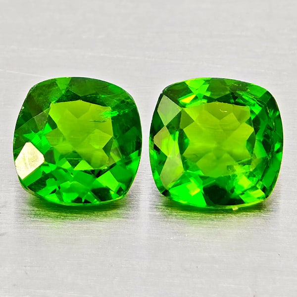 Natural Green Chrome Diopside Gemstones 0.97 Ct. 2 Pcs. Cushion Shape 5.1 Mm.: Product ID: 801608297 Product Name: Natural Chrome Diopside Weight: 0.97 CT. Size: 5.1 x 5.1 x 2.6 MM. Shape: Cushion Shape Color: Green Clarity:SI1 Luster: Good Gems Origin: Russia Treatment: Unheate