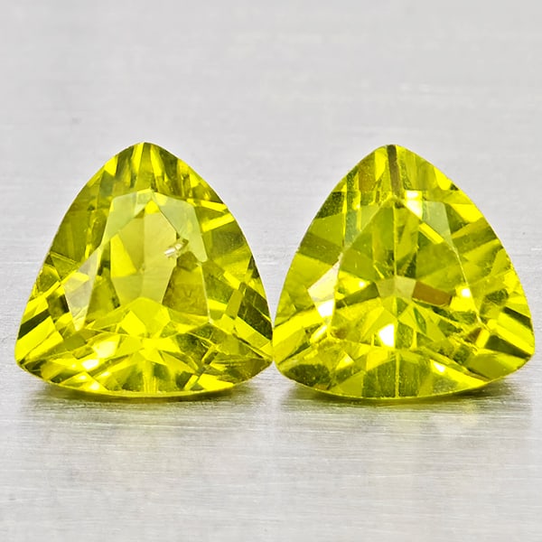 Natural Green Peridot Gemstones 1.60 Ct. 2 Pcs. Trilliant Shape 6 Mm.: Product ID: 805317578 Product Name: Natural Peridot Weight: 1.60 CT. Size: 6 x 6 x 3.5 MM. Shape: Trilliant Color: Green Clarity:SI1 Luster: Good Gems Origin: Pakistan Treatment: Unheated Crystal Stru