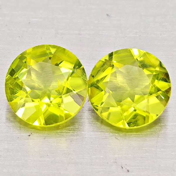 Natural Green Peridot Gemstones 1.37 Ct. 2 Pcs. Round Shape 6 Mm.: Product ID: 805317443 Product Name: Natural Rhodolite Weight: 1.37 CT. Size: 6 x 6 x 3.4 MM. Shape: Round Color: Green Clarity:VSI Luster: Good Gems Origin: Pakistan Treatment: Unheated Crystal Struct