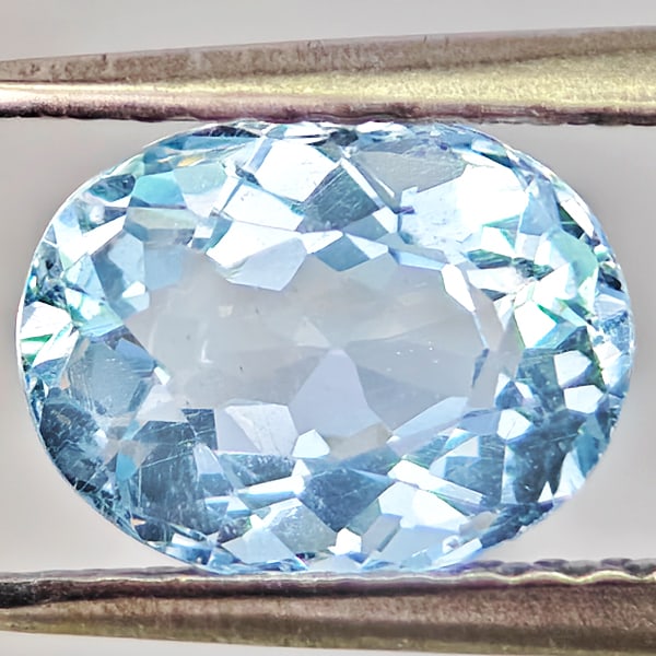 Natural Baby Blue Aquamarine Gemstones 1.42 Ct. Oval Shape 8 x 6.3 Mm.: Product ID: 800812445 Product Name: Natural Gemstones Weight: 1.42 CT. Size: 8 x 6.3 x 4.5 MM. Shape: Oval Shape Color: Baby Blue Clarity:SI1 Luster: Good Gems Origin: Brazil Treatment: Unheated Cryst