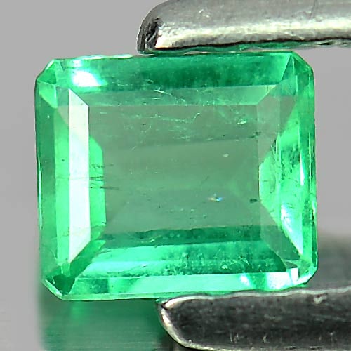Natural Green Emerald Gemstones 0.26 Ct. Octagon Shape 4.4 x 3.8 Mm.: Product ID: 802403379 Product Name: Natural Emerald Weight: 0.26 CT. Size: 4.4 x 3.8 x 2 MM. Shape: Octagon Color: Green Clarity:SI Luster: Good Gems Origin: Columbia Treatment: Unheated Crystal Struc