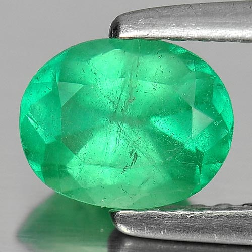 Natural Green Emerald Gemstones 0.76 Ct. Oval Shape 6.7 x 5.4 Mm. (1 of 3)