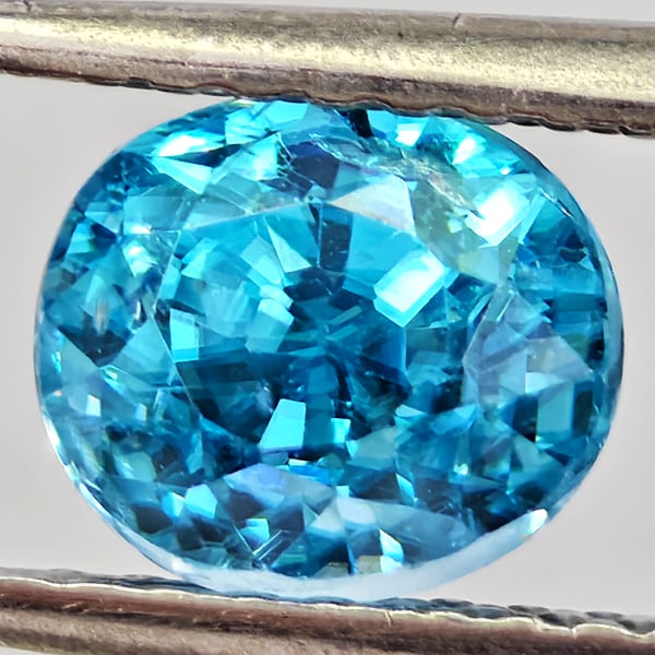 Natural Blue Zircon Gemstones 2.15 Ct. Oval Shape 6.6 x 5.8 Mm. (1 of 3)