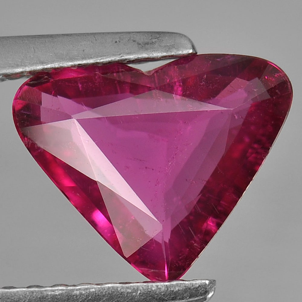 Natural Purplish Pink Rubelite Gemstones 1.12 Ct. Heart Shape 9.4 x 7.6 Mm. (1 of 3)