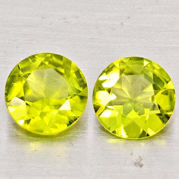 Natural Green Peridot Gemstones 1.39 Ct. 2 Pcs Round Shape 6 Mm.: Product ID: 805317434 Product Name: Natural Rhodolite Weight: 1.39 CT. Size: 6 x 6 x 3.2 MM. Shape: Round Color: Green Clarity:VSI Luster: Good Gems Origin: Pakistan Treatment: Unheated Crystal Struct