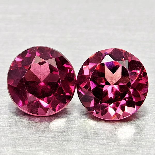Natural Purplish Pink Rhodolite Garnet Gemstones 1.29 Ct. 2 Pcs Round Shape 5 Mm.: Product ID: 802936839 Product Name: Natural Rhodolite Weight: 1.29 CT. Size: 5 x 5 x 3.5 MM. Shape: Round Color: Purplish Pink Clarity:VSI Luster: Good Gems Origin: Madagascar Treatment: Unheated Crys