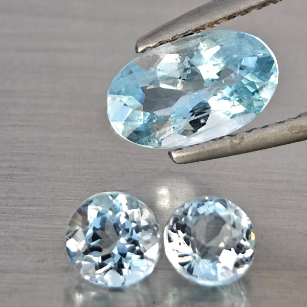 Natural Baby Blue Aquamarine Gemstones 1.95 Ct. 3 Pcs Mixed Shape Mixed Size: Product ID: 800812479 Product Name: Natural Gemstones Weight: 1.95 CT. Size: 9.1 x 5.6 x 4.1 to 4.8 x 4.8 x 4.1 MM. Shape: Mixed Shape Color: Baby Blue Clarity:SI1 Luster: Good Gems Origin: Brazil Tre