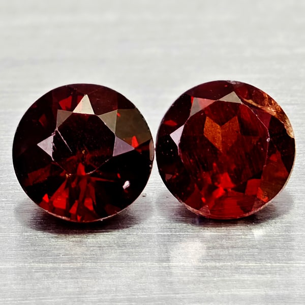 Natural Orangish Red Garnet Gemstones 1.37 Ct. 2 Pcs. Round Shape 5.1 Mm. (1 of 3)