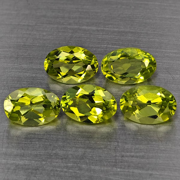 Natural Green Peridot Gemstones 2.75 Ct. 5 Pcs. Oval Shape 6.2 x 4.2 Mm.: Product ID: 805317717 Product Name: Natural Peridot Weight: 2.75 CT. Size: 6.2 x 4.2 x 3.9 MM. Shape: Oval Shape Color: Green Clarity:VSI Luster: Good Gems Origin: Pakistan Treatment: Unheated Crystal