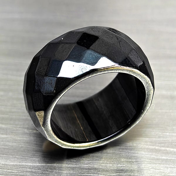 Natural Black Magnetite 35.66 Ct. Round Shape Ring Size 7: Product ID: 806609934 Product Name: Natural Spinel Weight: 35.66 CT. Size: None MM. Shape: Round Shape Color: Black Clarity:Opaque Luster: None Gems Origin: Thailand Treatment: Unheated Crystal Struct