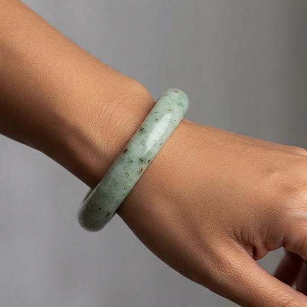 Natural Green Jade Gemstones Bangle 322.74 Ct. Diameter 55 Mm.