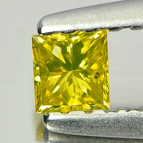Natural Yellow Diamond 0.14 Ct. Nice Cutting Square Princess Cut 2.9 x 2.8 Mm: Product ID: 802104082 Product Name: Natural Enhanced Diamond Weight: 0.14 CT. Size: 2.9 x 2.8 x 2.1 MM. Shape: Square Princess Cut Color: Yellow Clarity:SI1 Luster: Good Gems Origin: Belgium Treatment