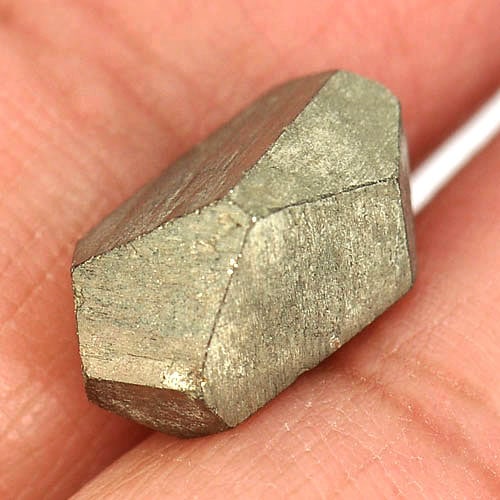 Mineral Metallic Luster And Pale Brass - Yellow Gold Natural Pyrite 10.07 Ct.: Product ID: 804400047 Product Name: Natural Rough Weight: 10.07 CT. Size: 10.4 x 7.2 x 6.6 MM. Shape: Free Form Color: Brass - Yellow Gold Clarity:Opaque Luster: Metallic Gems Origin: Peru Treatment: 
